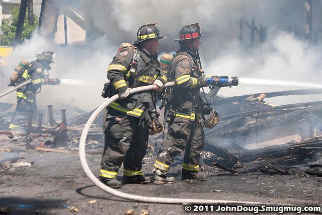House Fire Reported People Trapped In California Hollywood Volunteer 